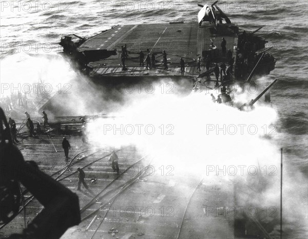U.S. warship "Enterprise", after the attack of a Japanese kamikaze aircraft