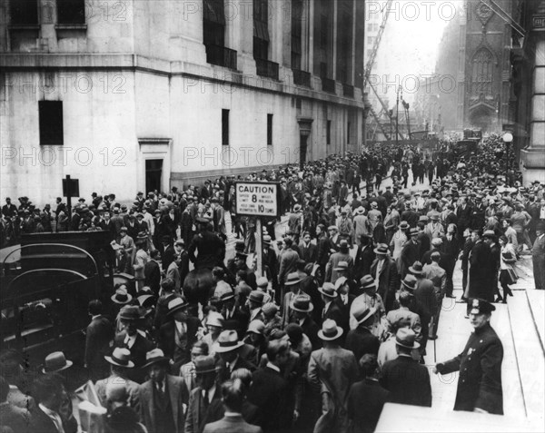 New York, foule dans Wall Street