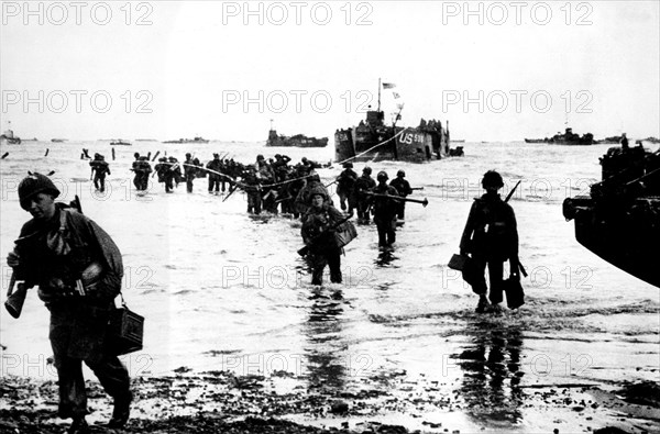 Débarquement en Normandie. Des troupes américaines débarquent sur les côtes de Normandie