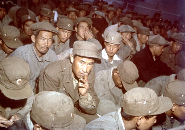 Prisonniers de guerre à bord d'un bateau (1952)