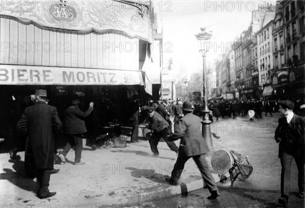 Grève des postes à Paris