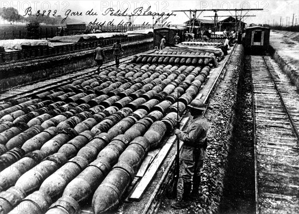 Shells 400 in the train station du Petit Blangy