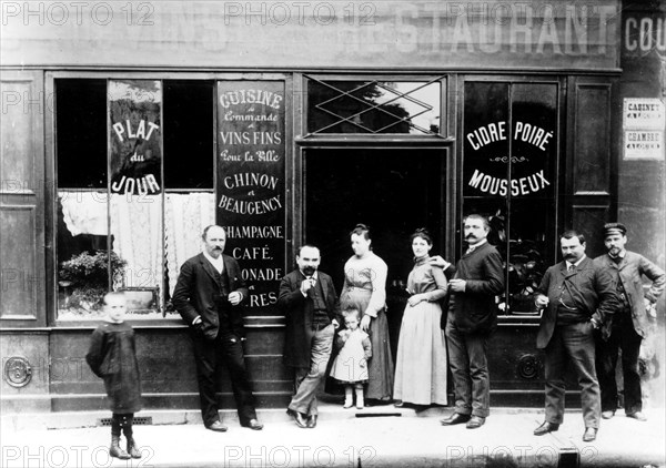 Paris. Famille de petits commerçants