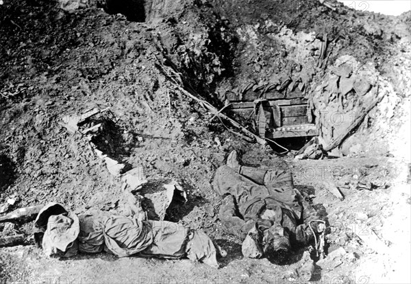 German telephone station at the Bois-Louage: the operator killed, 1916