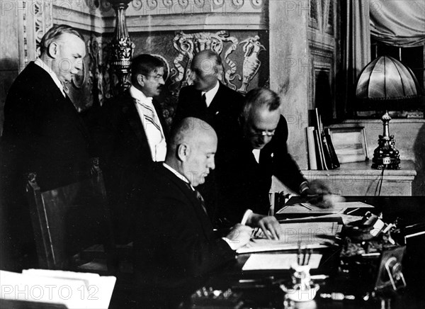 Signature of the pact between France and Italy