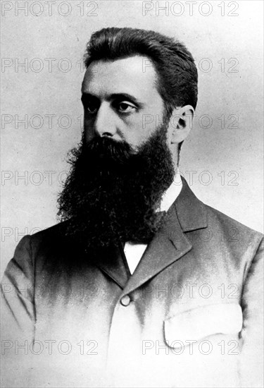 Herzl on the Bale bridge during the 5th Zionist congress
