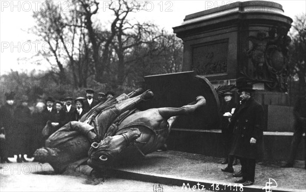 La statue de Guillaume déboulonnée à Metz