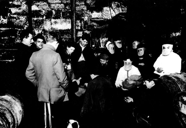 People waiting in a cave during an attack of German gotha bomb droppers, 1918