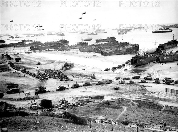 Débarquement des troupes alliées en Normandie (juin 1944)