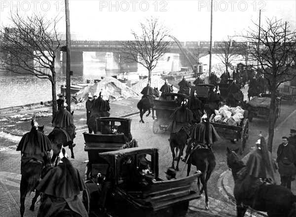 Taxi drivers strike: Republican guards escorting the non-strikers drivers