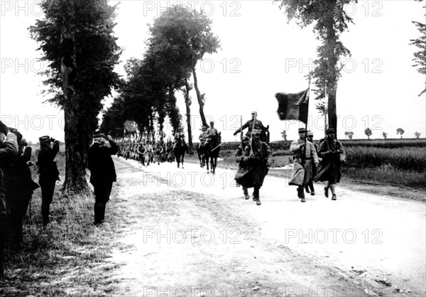 Inspection of the 20th Army Corps by General Joffre in Hermaville, on the Aubigny road