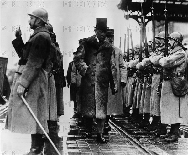 Wilson inspecting the Honour Company in Calais