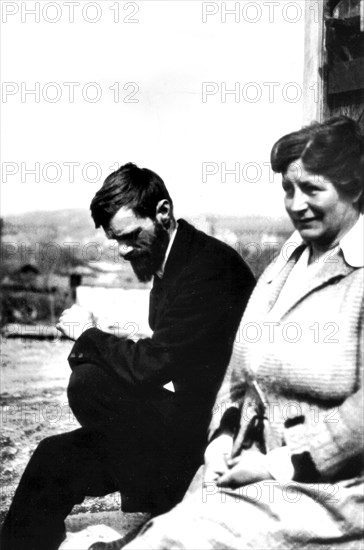 D.H. Lawrence (1885-1930) and his wife Freda in Santa Fé