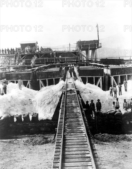 Work in the nitrate mines in Chile