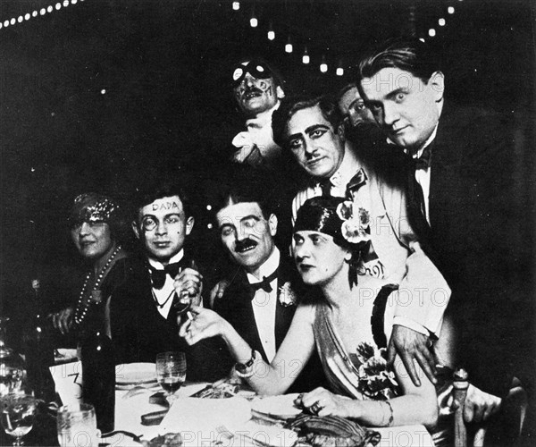 Mouvement dadaïste. Auric, Picabia, Ribemont, Dessaignes, G. Everling, Casella et Tzara