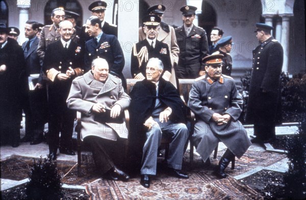 Février 1945, Conférence de Yalta (Crimée). Churchill, Roosevelt et Staline, au 1er plan