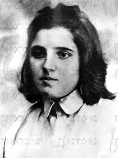 Nadia Alliloneva, Stalin's second wife, aged 15