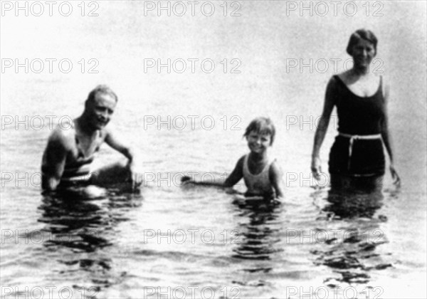 Scott Fitzgerald, Zelda and Scottie at Antibes