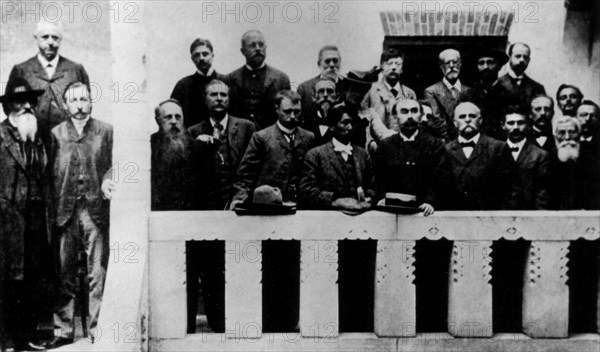 IInd International, Amsterdam congress. Bebel and Jules Guesde's point of view prevailed there: they refused to collaborate with the bourgeois parties.