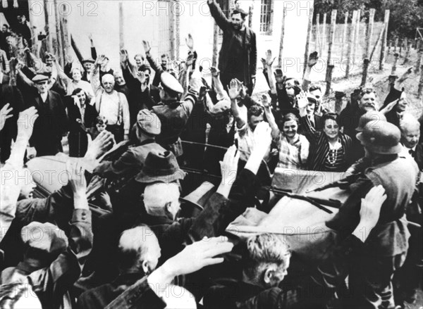 Cheering Alsatians welcoming German troops (1940)