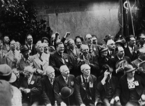 Rassemblement au Mur des Fédérés à Paris en 1936