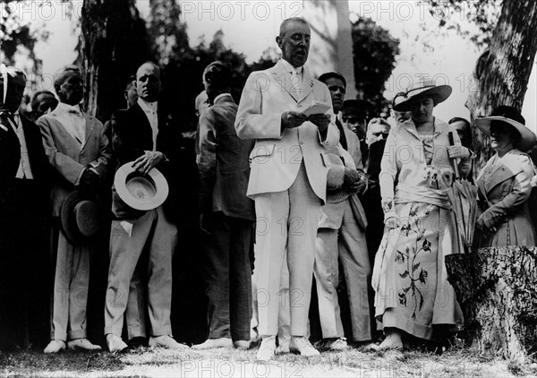 President Wilson delivering a speech to the Foreign Troops, 1918