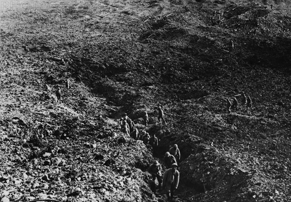 Côte du Talou. Le terrain bombardé et boyau