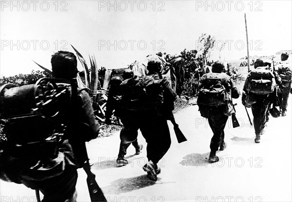 Military operations in Crete: German Alpine chasseur setting off