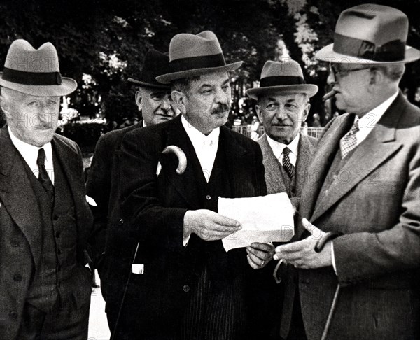 Gouvernement de Vichy. L'assemblée nouvelle à Vichy. De gauche à droite : MM. Milan, Francetti, Laval et Borel
