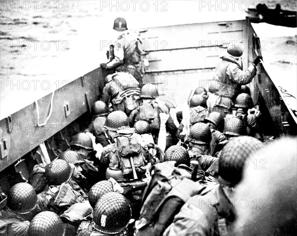 Allied troops landing in Normandy, France (1944)