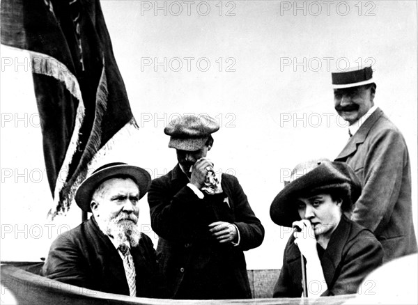 Jaurès et sa fille Madeleine à un meeting