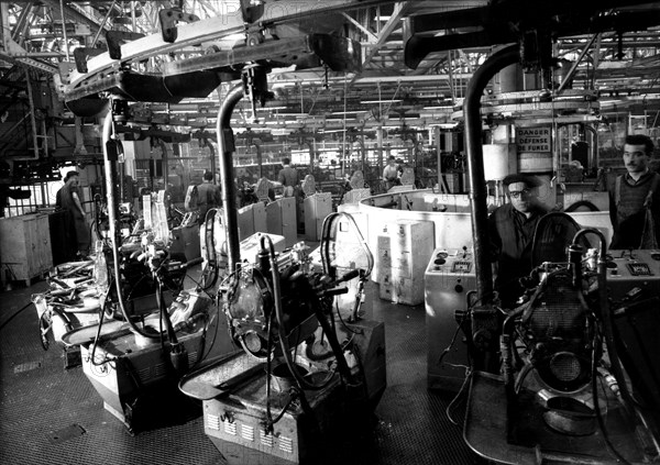 Usine Renault de Billancourt : banc d'essai des moteurs