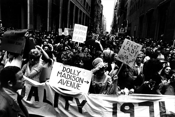 Manifestation à New-York. Marche des femmes pour leur libération