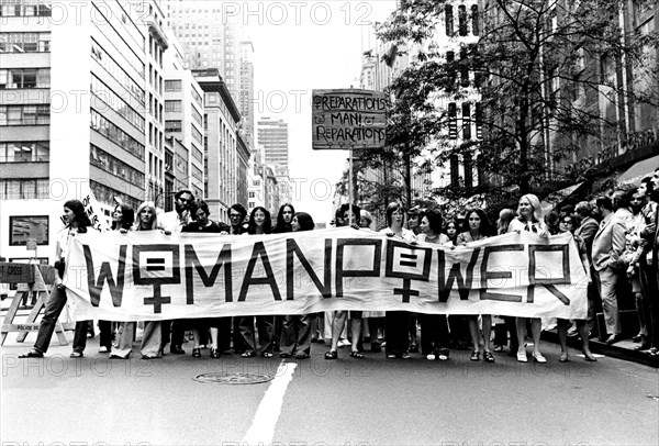 Manifestation à New-York. Marche des femmes pour leur libération