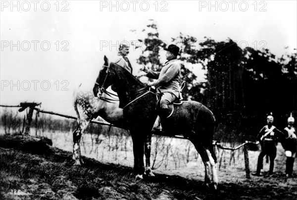 Photographie d'Oscar Tellgman. Le Kaiser, Guillaume II, à Dobemitz, avec son invité le président des Etats-Unis, Théodore Roosevelt