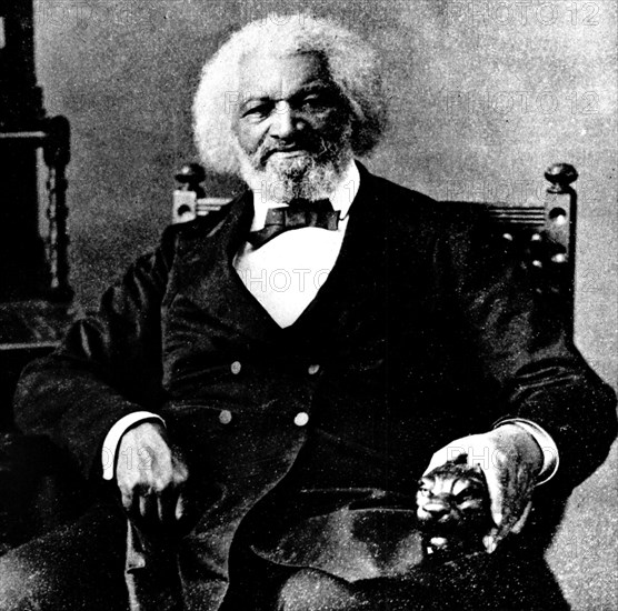 Frederick Douglass (1817-1895), abolitioniste américain. Fils d'esclave, esclave lui-même, il s'enfuit en 1838 et mène campagne contre l'esclavage. Il écrivit son autobiographie en 1845 et publia un journal, le "North Star"