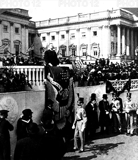 Discours de Mussolini à Rome