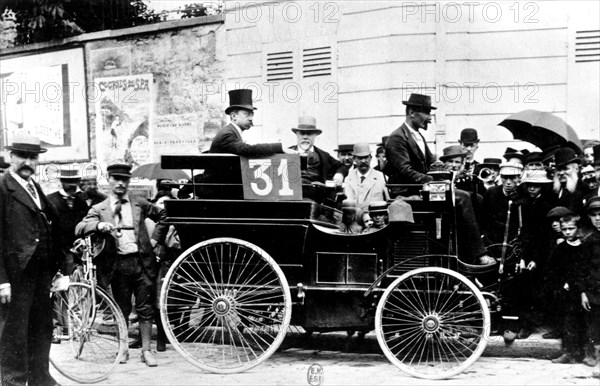 Concours de voiture sans chevaux organisé par le "Petit journal"