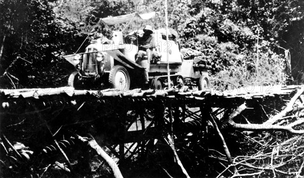 The Black Cruise crossing a bridge between entre Likati and Bonta