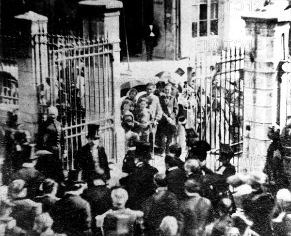 Napoleon III visiting the military hospital of Vichy