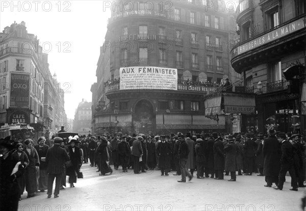 Meeting of French suffragettes, 1914