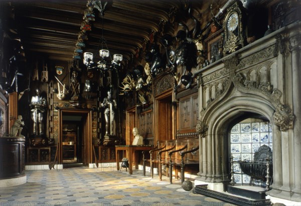 La salle des armures dans la maison de Sir Walter Scott à Abbotsford
