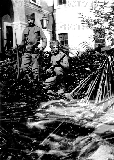 Rifles taken by Bulgarian soldiers from the Turkish