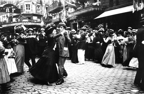 Paris, bal du 14 juillet 1909