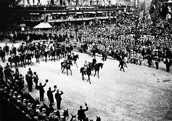 French troops parade in Paris, 1919