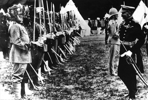 Kitchener inspecting the Indian troops