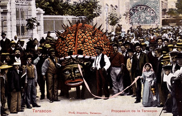 Carte postale. Tarascon. Procession de la Tarasque