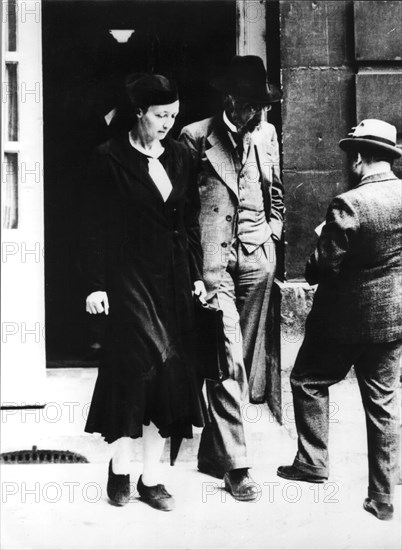 Irène Joliot-Curie leaving the Hotel Matignon, 1936
