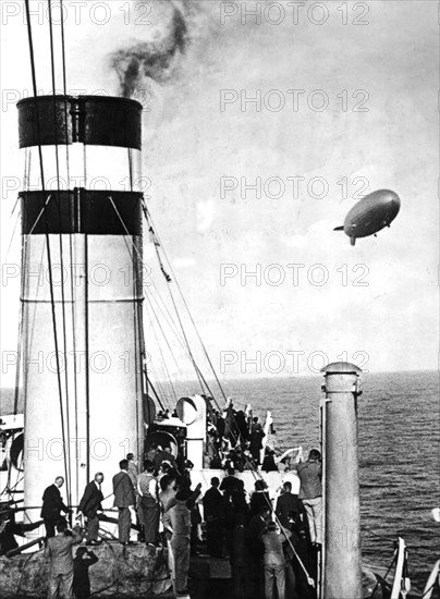 Dirigible 'Hindenburg' flying back to Germany (1936)