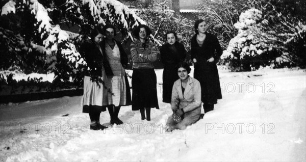 Professor of philosophy Simone Weil (1909-1943), with some students